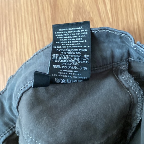❤️ J Brand Dark Grey Skinny Jeans Size 26 NWOT - Picture 8 of 12